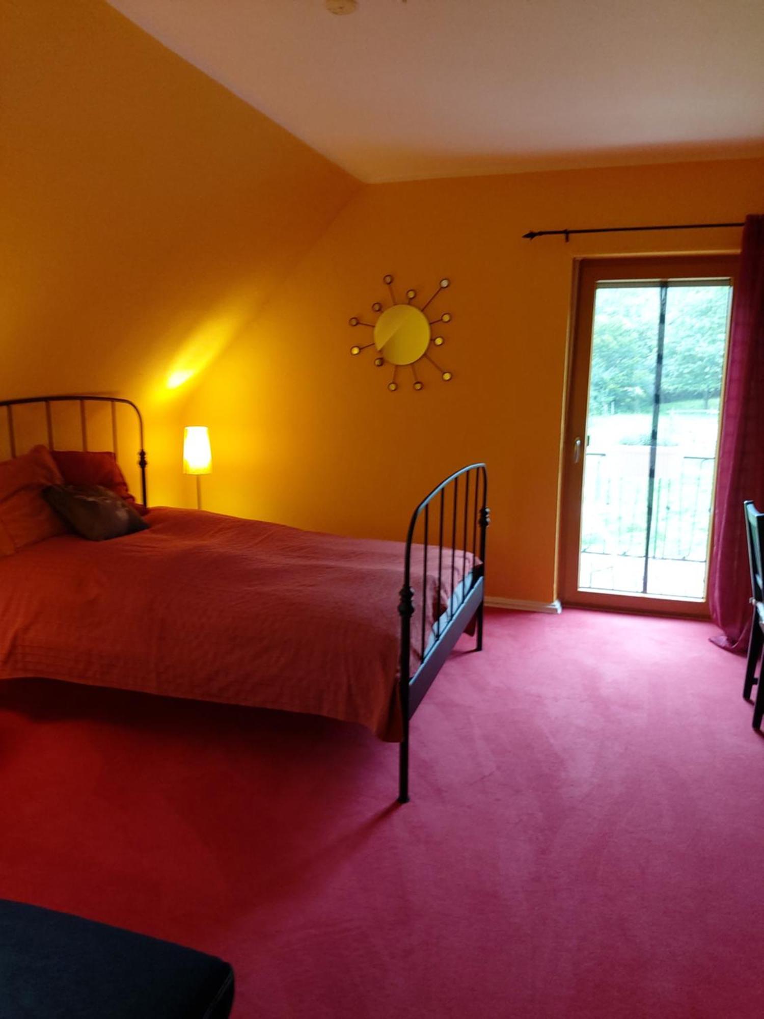 Kemenate Zimmer Gechaichnishof 7Born Maring-Noviand エクステリア 写真