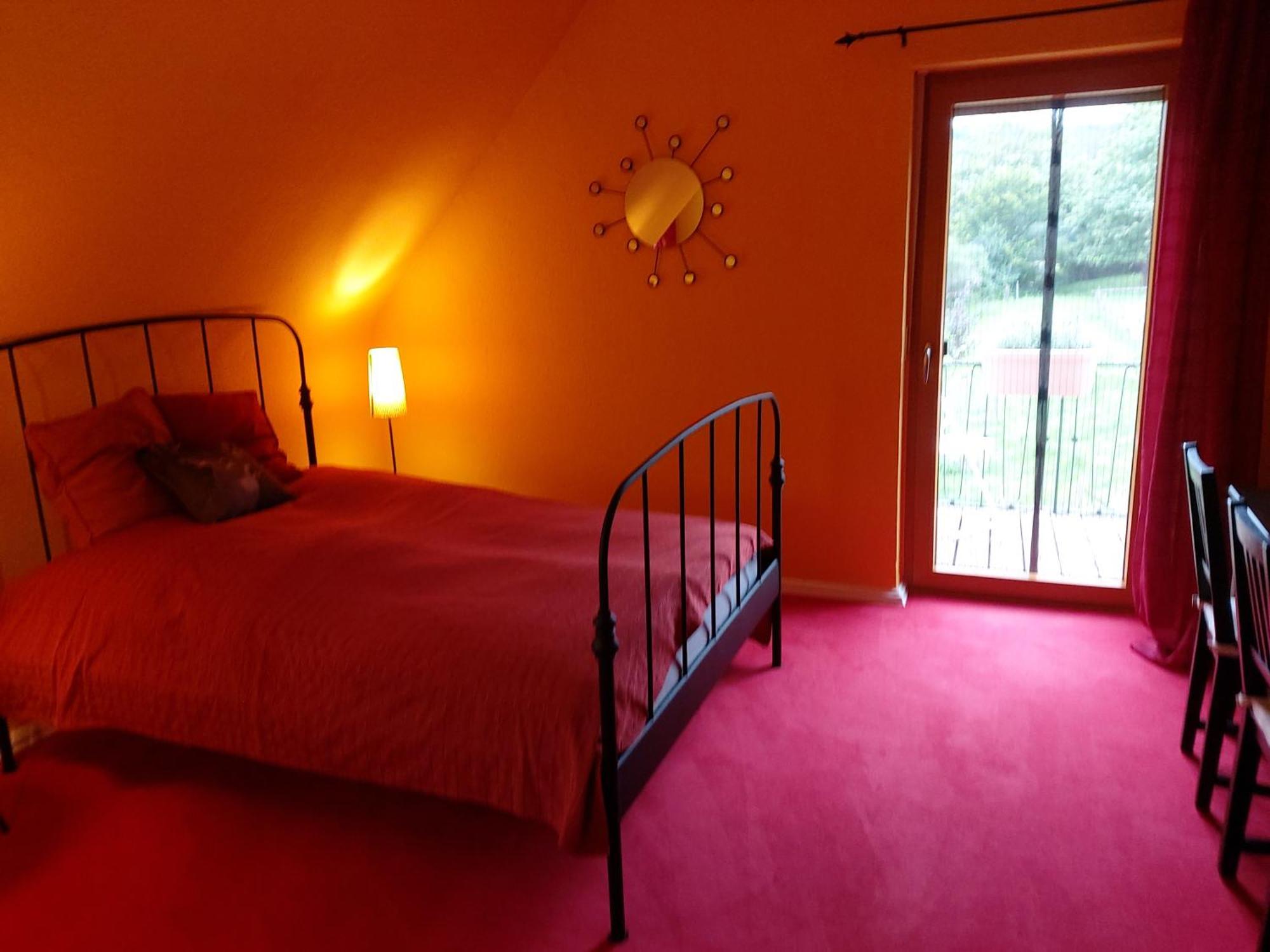 Kemenate Zimmer Gechaichnishof 7Born Maring-Noviand エクステリア 写真
